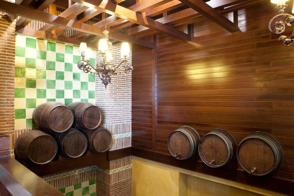 Hotel Azofra 3*