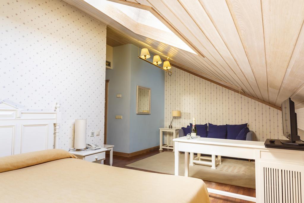 Hotel Azofra